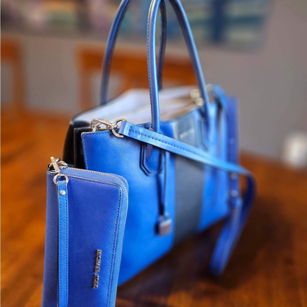 Authentic Michael Kors Structured Handbag And Clu… - image 6